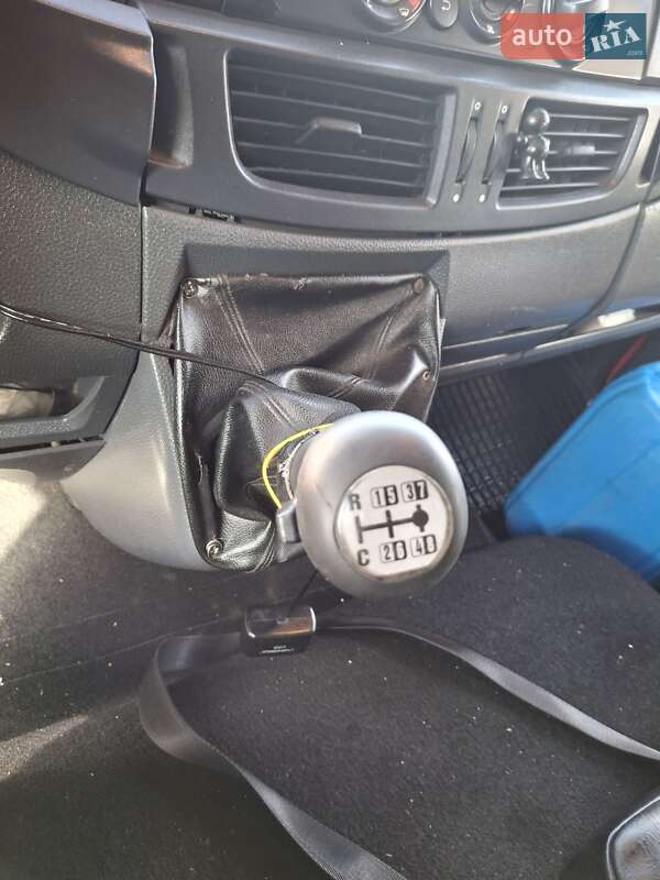 Грузовой фургон Iveco EuroCargo 2010 в Иршаве