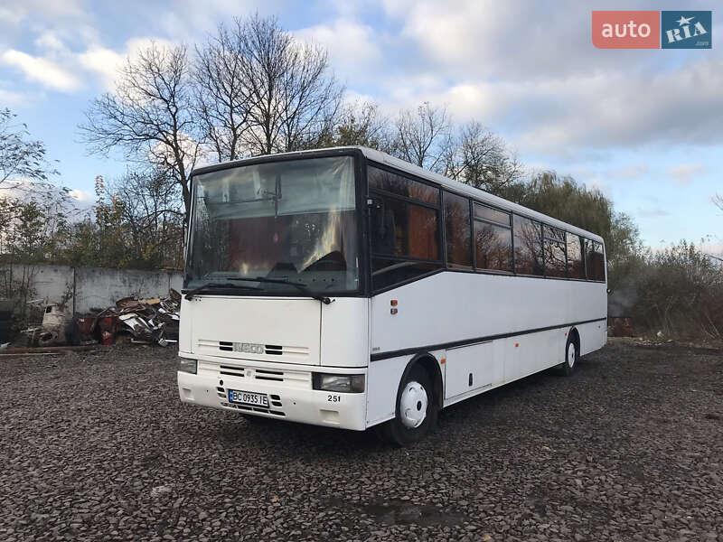 Приміський автобус Iveco EuroCargo 1998 в Львові