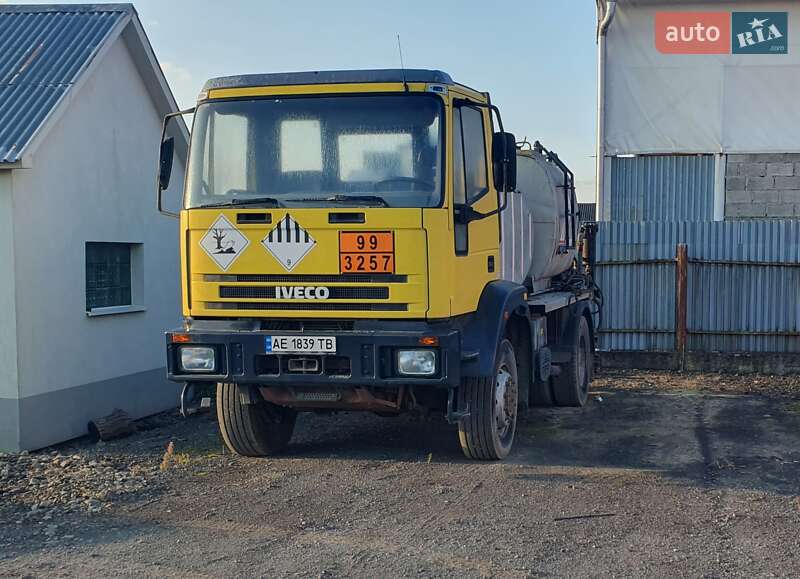 Гудронатор Iveco EuroTrakker 2002 в Ужгороді фото Гудронатор Iveco EuroTrakker 2002 в Ужгороді