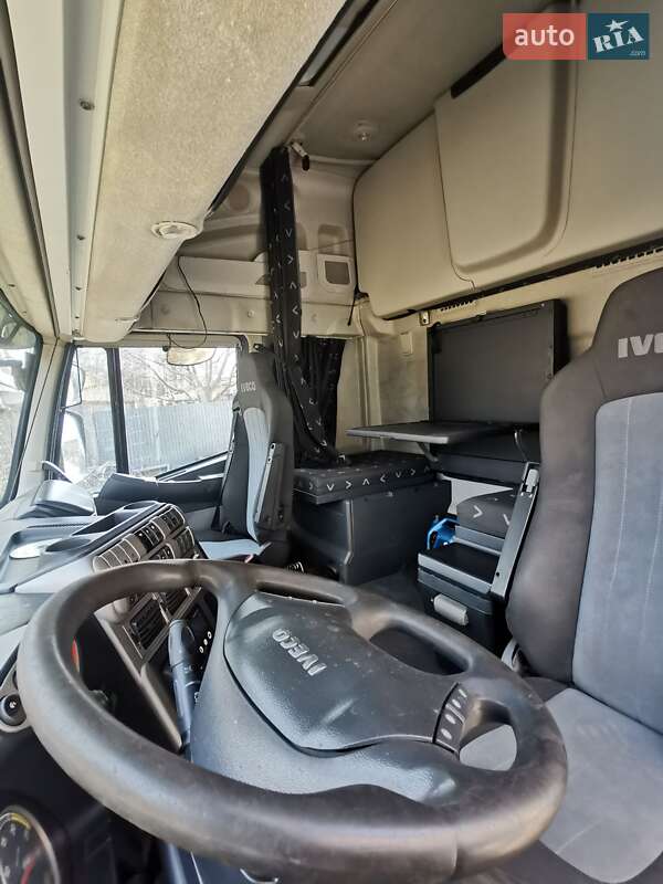 Тягач Iveco Magirus 2012 в Каменец-Подольском