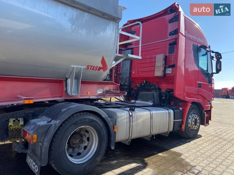 Тягач Iveco Magirus 2007 в Ровно