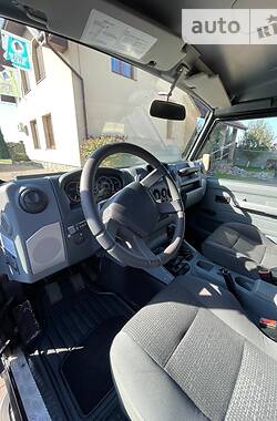 Внедорожник / Кроссовер Iveco Massif 2009 в 