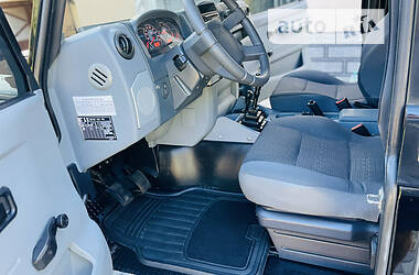 Позашляховик / Кросовер Iveco Massif 2009 в 
