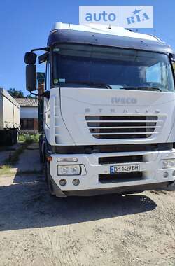 Тягач Iveco Stralis 2005 в Ромнах