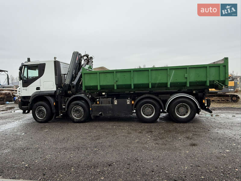 Самосвал Iveco Trakker 2011 в Долине