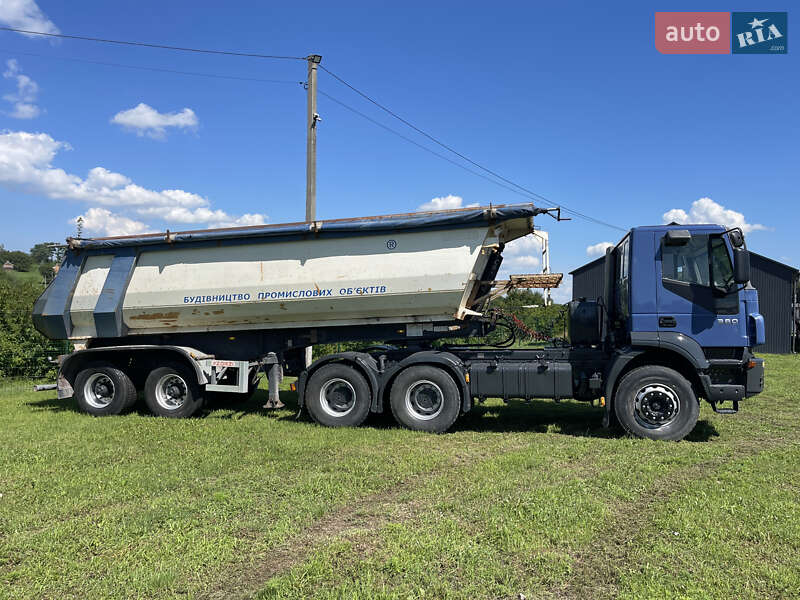 Самосвал Iveco Trakker 2007 в 