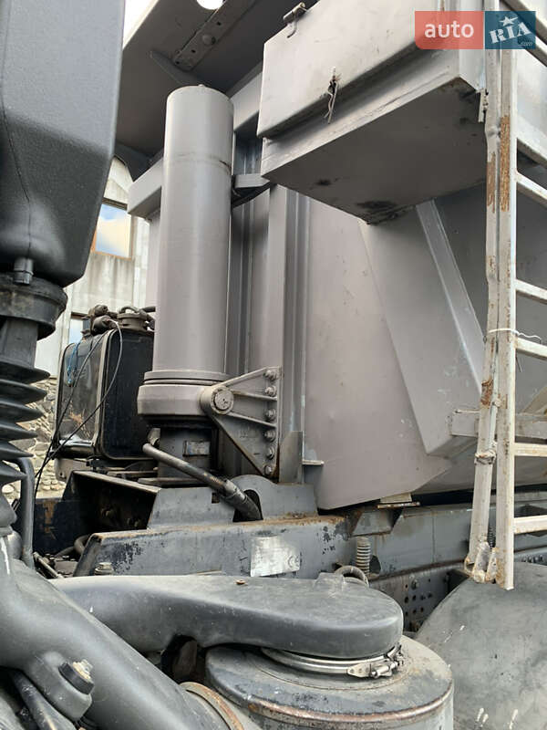 Самосвал Iveco Trakker 2008 в Луцке