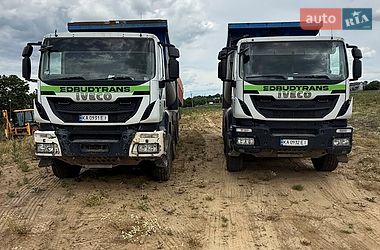 Самосвал Iveco Trakker 2013 в Львове