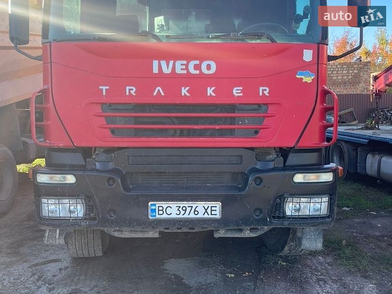 Самосвал Iveco Trakker 2008 в Львове