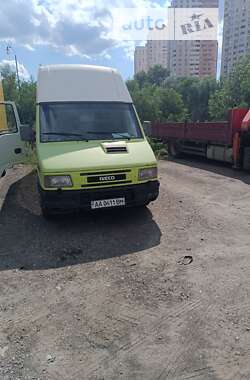 Вантажний фургон Iveco TurboDaily 2002 в Києві