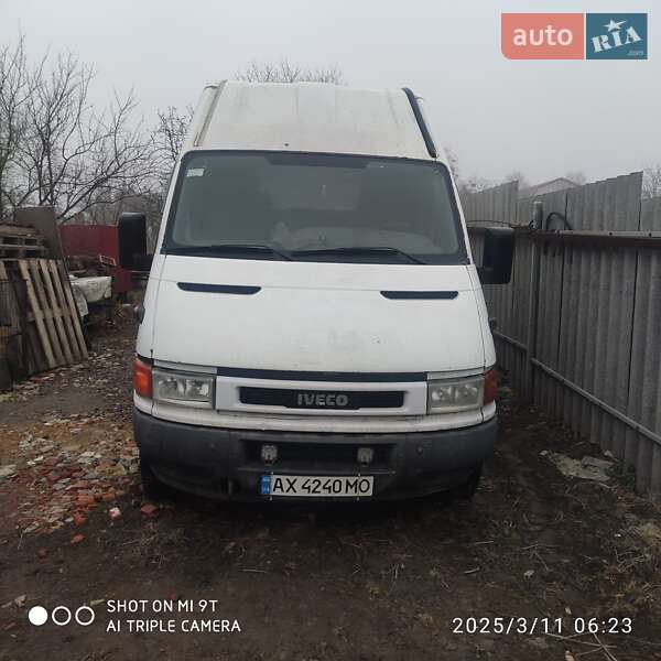 Грузовой фургон Iveco TurboDaily 2002 в 