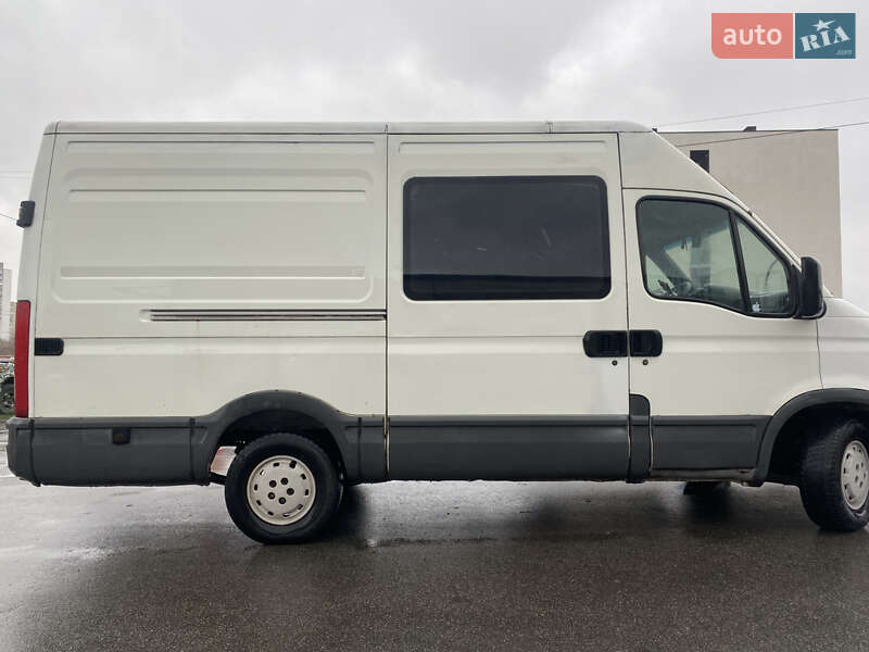 Вантажний фургон Iveco TurboDaily 1999 в Києві
