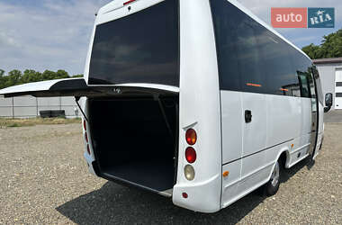 Микроавтобус Iveco Wing 2009 в 
