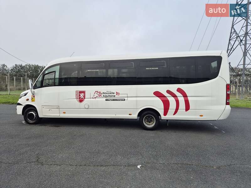 Туристичний / Міжміський автобус Iveco Wing 2017 в Луцьку