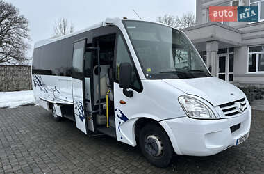 Микроавтобус Iveco Wing 2008 в Черновцах