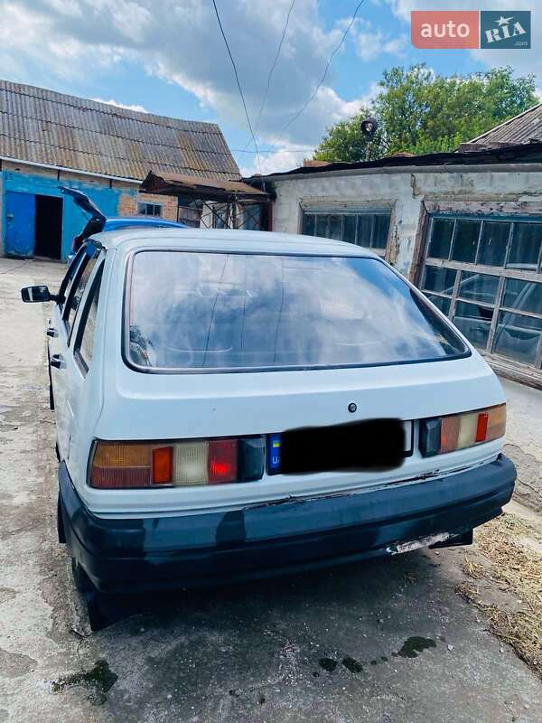 Хэтчбек ИЖ 2126 Ода 2002 в Кропивницком