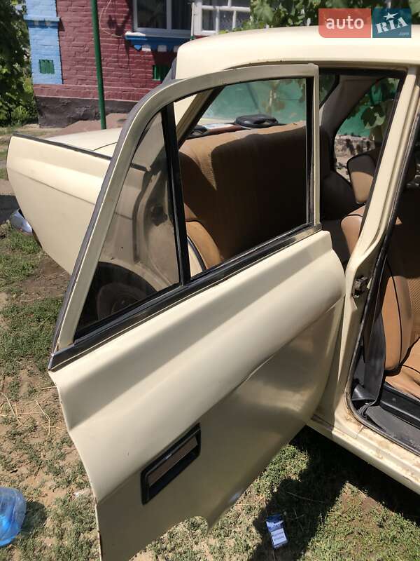 Седан ИЖ 412 ИЭ 1975 в Теплику