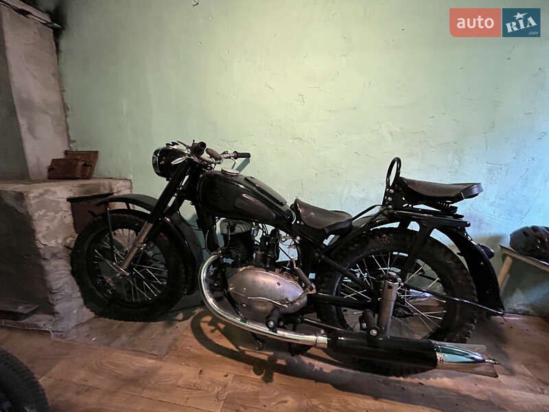 Мотоцикл з коляскою ИЖ 49 1954 в Дніпрі