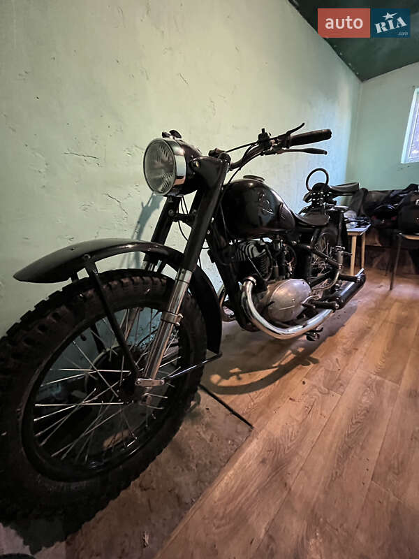 Мотоцикл з коляскою ИЖ 49 1954 в Дніпрі