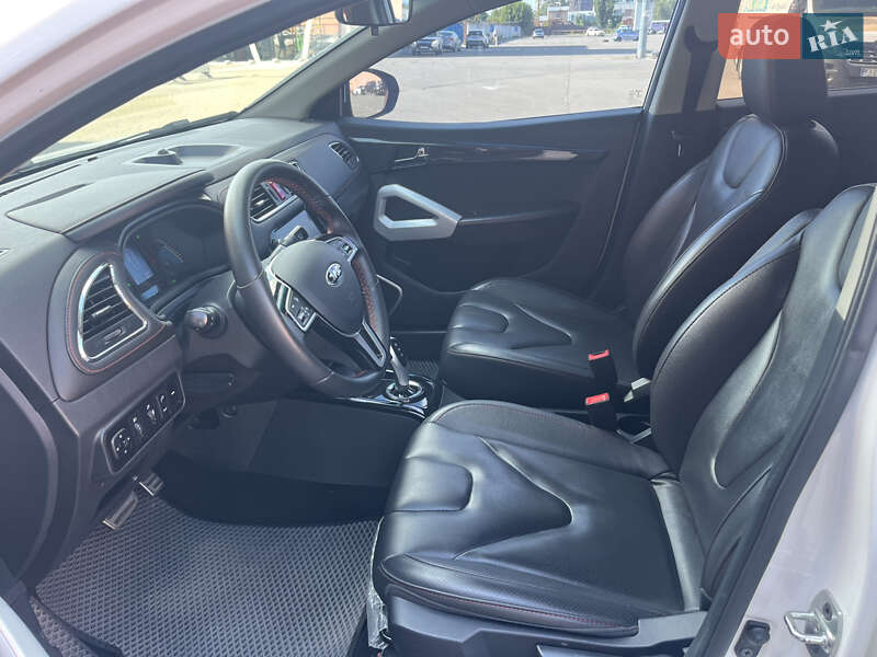 Внедорожник / Кроссовер JAC iEV7S 2019 в Киеве
