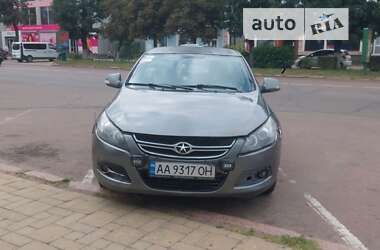 Седан JAC J5 2014 в Коростене