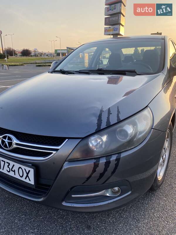Седан JAC J5 2014 в Львові