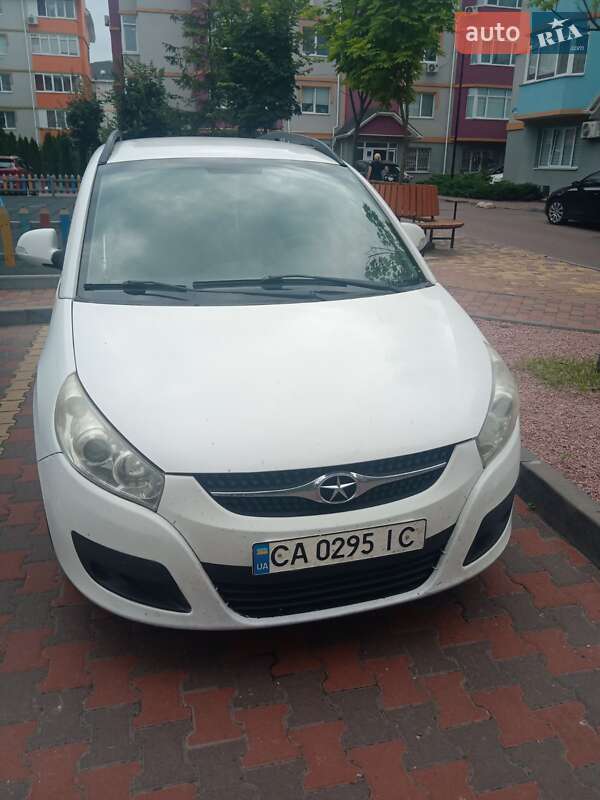 Минивэн JAC J6 2013 в 