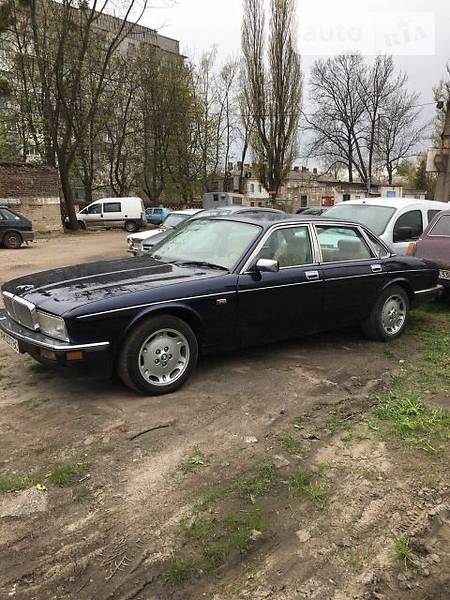 Jaguar Daimler 1988 року