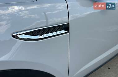 Внедорожник / Кроссовер Jaguar E-Pace 2020 в 