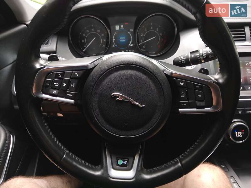 Внедорожник / Кроссовер Jaguar E-Pace 2018 в Киеве