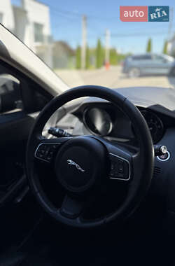 Внедорожник / Кроссовер Jaguar E-Pace 2020 в 