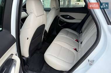 Позашляховик / Кросовер Jaguar E-Pace 2019 в 