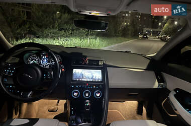 Позашляховик / Кросовер Jaguar E-Pace 2018 в 