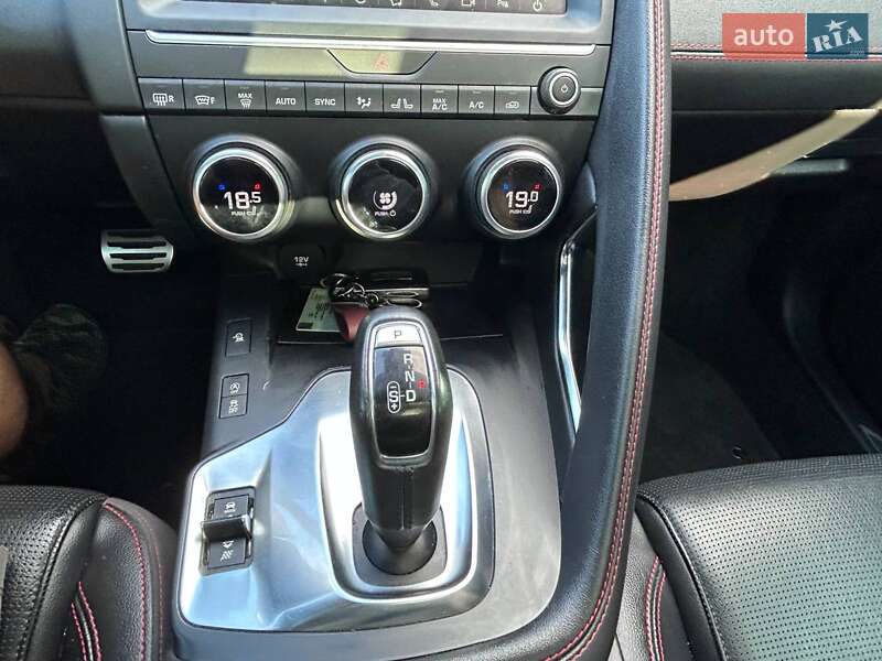 Внедорожник / Кроссовер Jaguar E-Pace 2020 в Киеве