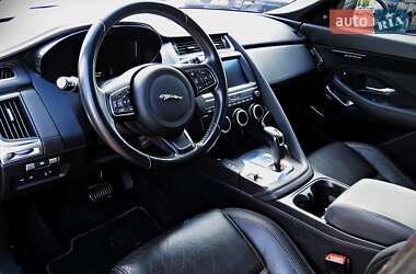 Внедорожник / Кроссовер Jaguar E-Pace 2018 в 