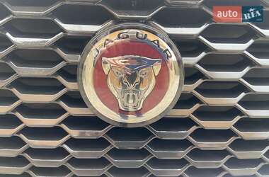 Внедорожник / Кроссовер Jaguar E-Pace 2018 в 