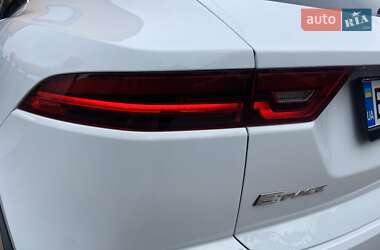 Внедорожник / Кроссовер Jaguar E-Pace 2018 в 