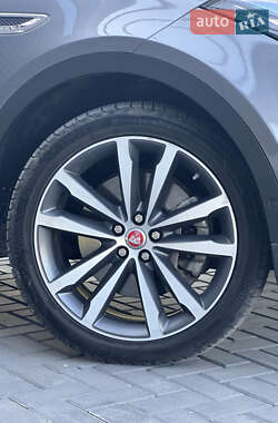 Внедорожник / Кроссовер Jaguar E-Pace 2018 в 