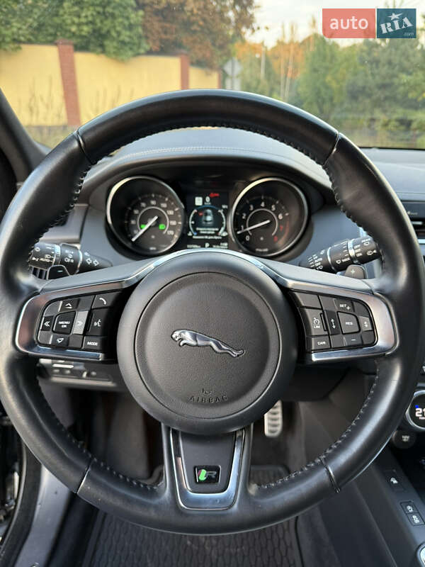 Позашляховик / Кросовер Jaguar E-Pace 2019 в Львові