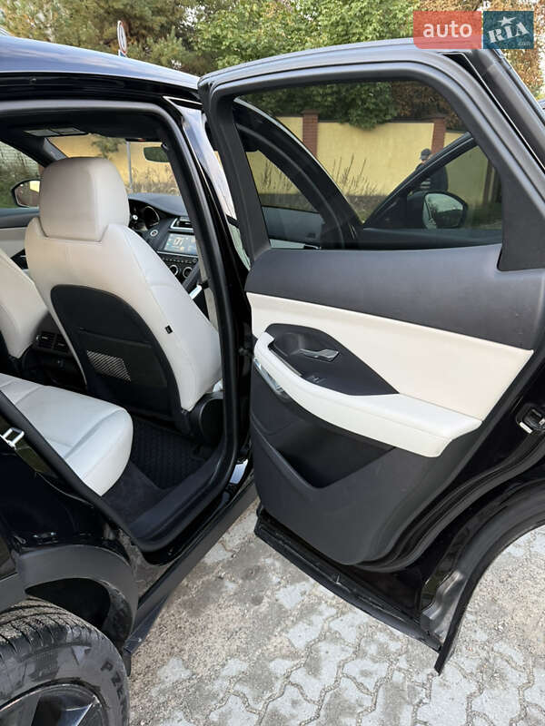 Позашляховик / Кросовер Jaguar E-Pace 2019 в Львові
