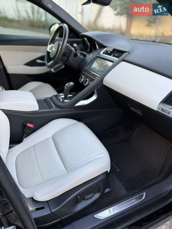 Позашляховик / Кросовер Jaguar E-Pace 2019 в Львові
