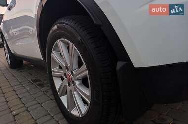Позашляховик / Кросовер Jaguar E-Pace 2019 в 