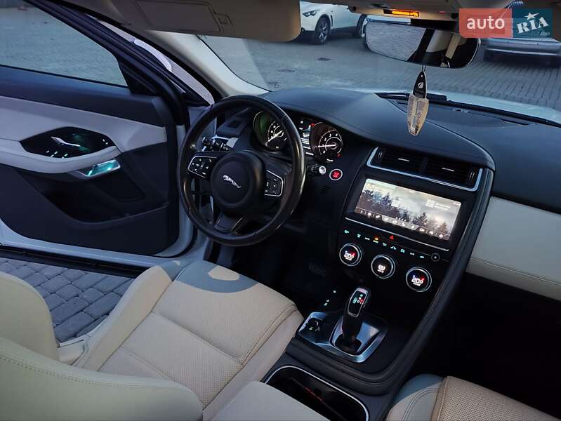Позашляховик / Кросовер Jaguar E-Pace 2019 в Львові
