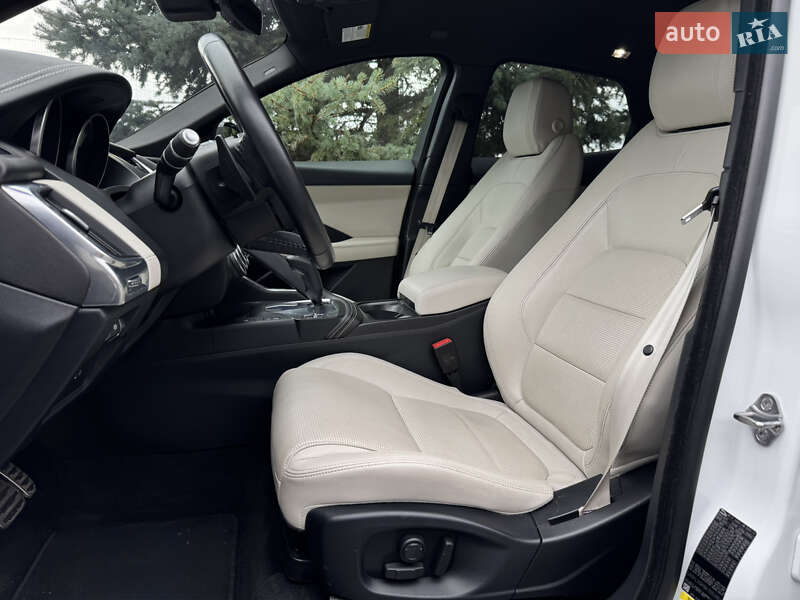 Позашляховик / Кросовер Jaguar E-Pace 2019 в Києві