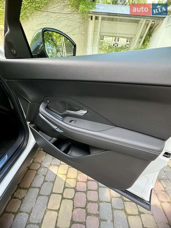 Позашляховик / Кросовер Jaguar E-Pace 2020 в Чернівцях