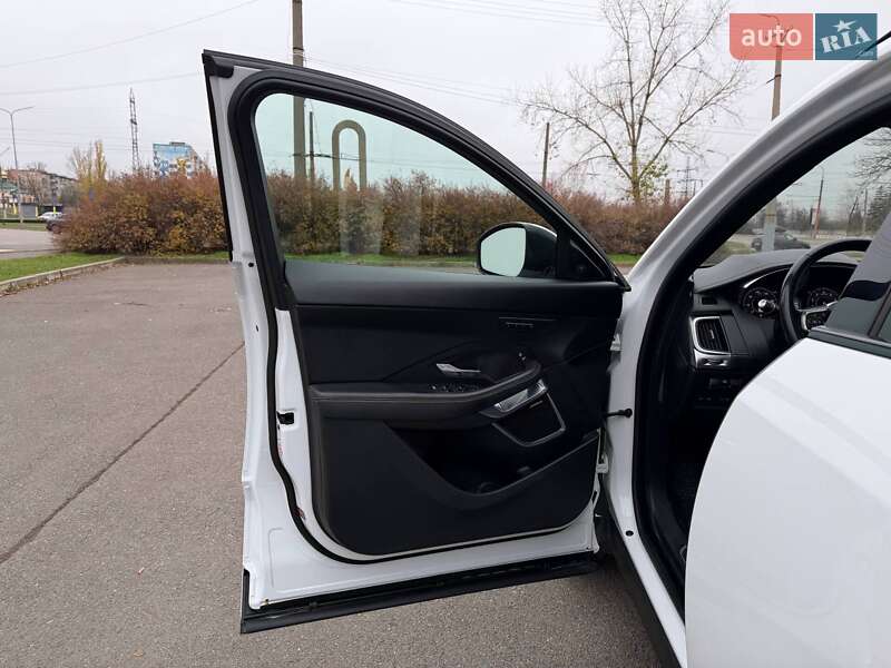 Позашляховик / Кросовер Jaguar E-Pace 2018 в Кривому Розі