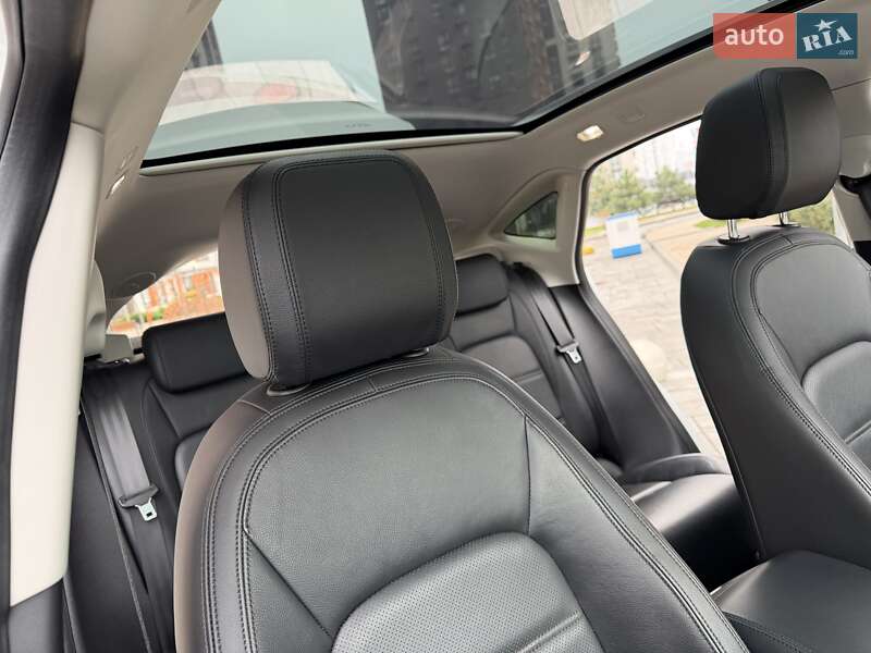 Внедорожник / Кроссовер Jaguar E-Pace 2020 в Киеве