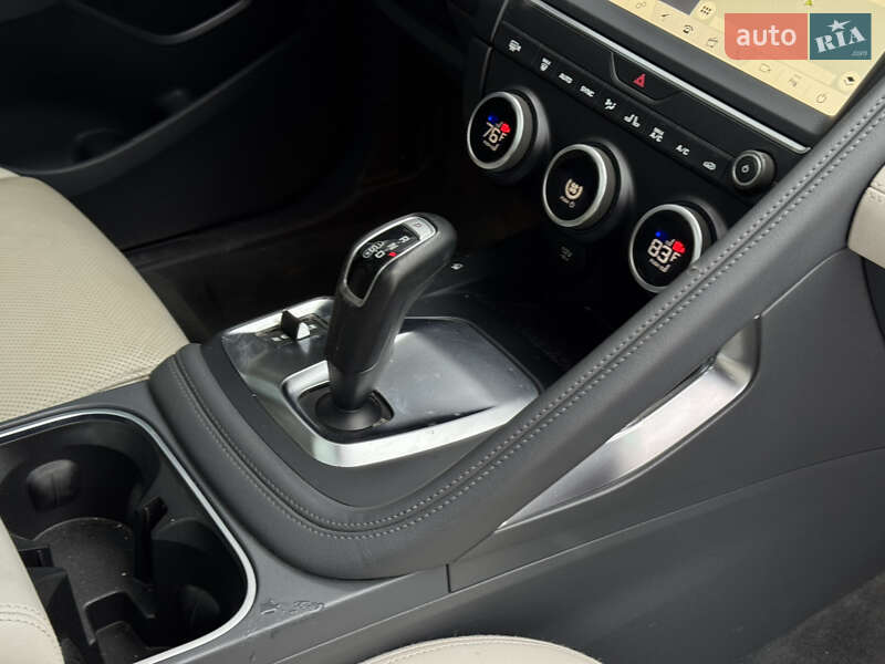 Внедорожник / Кроссовер Jaguar E-Pace 2020 в Киеве