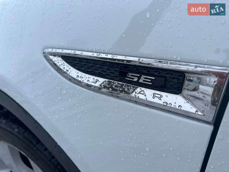 Позашляховик / Кросовер Jaguar E-Pace 2019 в Тернополі