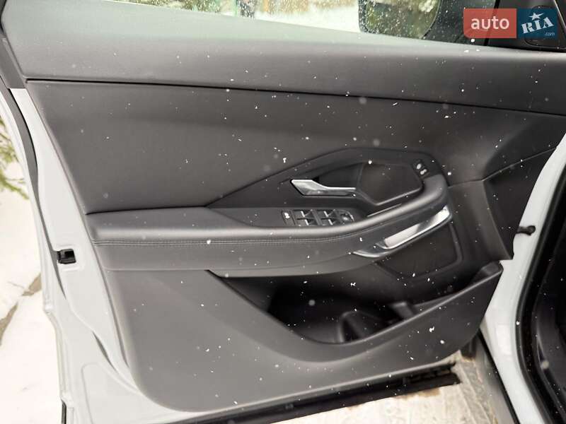 Внедорожник / Кроссовер Jaguar E-Pace 2017 в Киеве фото 31 Внедорожник / Кроссовер Jaguar E-Pace 2017 в Киеве